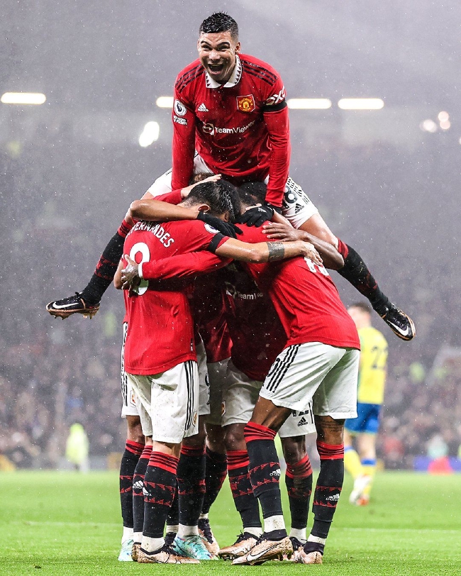 虽然她目前 虽然她目前